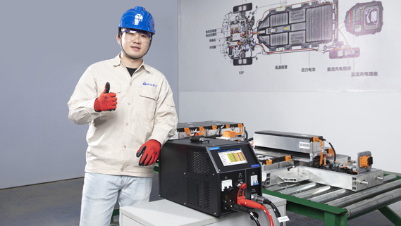 福光産(chan)品應用于(yu)新能源乘(cheng)用車锂電(dian)池維護現(xian)場
